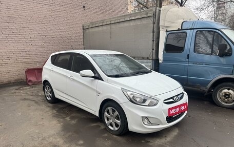 Hyundai Solaris II рестайлинг, 2014 год, 900 000 рублей, 2 фотография