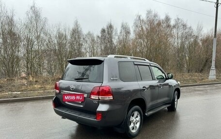 Toyota Land Cruiser 200, 2011 год, 3 090 000 рублей, 2 фотография