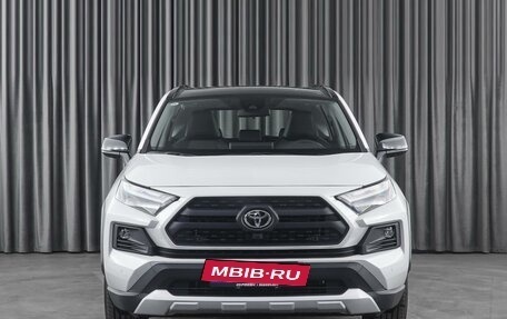 Toyota RAV4, 2024 год, 4 900 000 рублей, 3 фотография