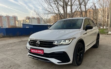 Volkswagen Tiguan II, 2021 год, 4 300 000 рублей, 1 фотография