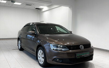 Volkswagen Jetta VI, 2011 год, 1 084 000 рублей, 3 фотография