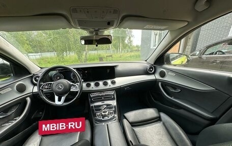 Mercedes-Benz E-Класс, 2019 год, 2 450 000 рублей, 11 фотография