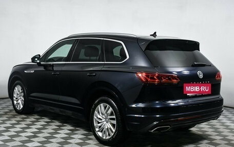 Volkswagen Touareg III, 2018 год, 4 457 000 рублей, 7 фотография