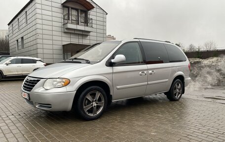 Chrysler Town & Country IV, 2005 год, 850 000 рублей, 4 фотография