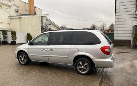 Chrysler Town & Country IV, 2005 год, 850 000 рублей, 6 фотография