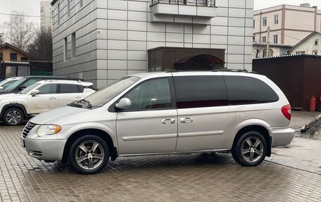 Chrysler Town & Country IV, 2005 год, 850 000 рублей, 5 фотография