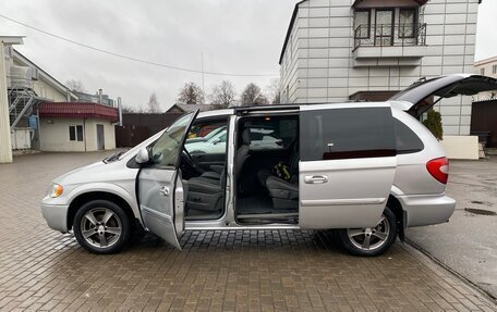 Chrysler Town & Country IV, 2005 год, 850 000 рублей, 17 фотография