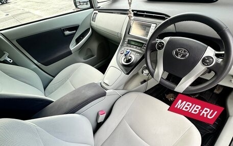 Toyota Prius, 2011 год, 950 000 рублей, 11 фотография