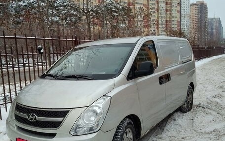 Hyundai Grand Starex Grand Starex I рестайлинг 2, 2008 год, 900 000 рублей, 1 фотография