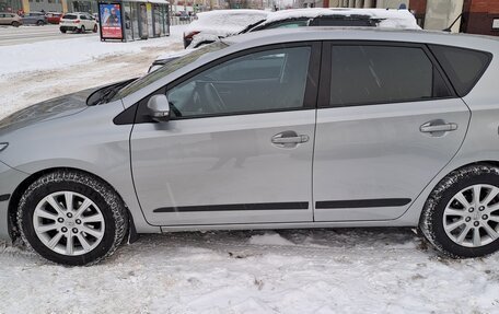 Toyota Auris II, 2013 год, 1 500 000 рублей, 2 фотография