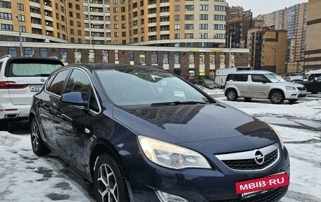 Opel Astra J, 2011 год, 790 000 рублей, 2 фотография