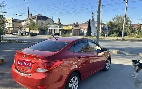 Hyundai Solaris II рестайлинг, 2011 год, 930 000 рублей, 3 фотография