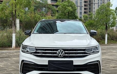 Volkswagen Tiguan II, 2021 год, 2 750 008 рублей, 8 фотография