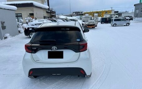 Toyota Yaris, 2021 год, 1 164 000 рублей, 3 фотография