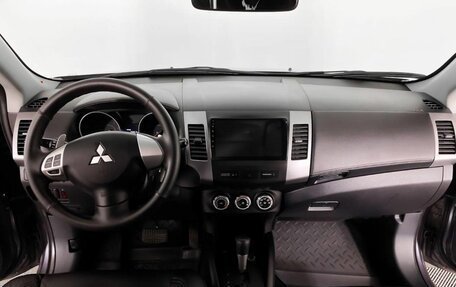 Mitsubishi Outlander III рестайлинг 3, 2010 год, 1 100 000 рублей, 15 фотография