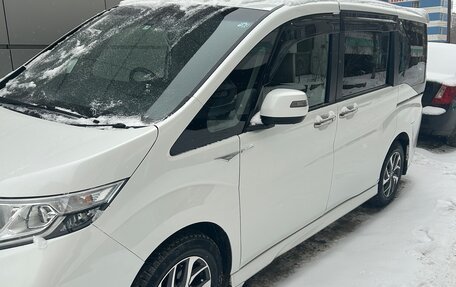 Honda Stepwgn IV, 2015 год, 2 999 999 рублей, 2 фотография