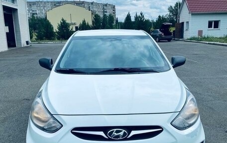 Hyundai Solaris II рестайлинг, 2011 год, 780 000 рублей, 13 фотография