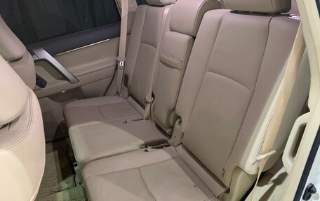 Toyota Land Cruiser Prado 150 рестайлинг 2, 2021 год, 3 890 000 рублей, 30 фотография