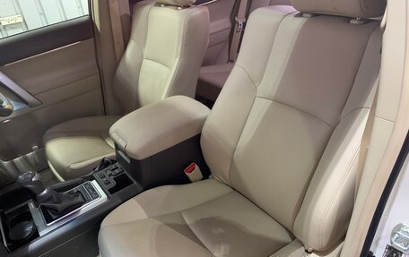 Toyota Land Cruiser Prado 150 рестайлинг 2, 2021 год, 3 890 000 рублей, 23 фотография