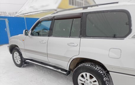 Toyota Land Cruiser 100 рестайлинг 2, 2006 год, 2 280 000 рублей, 12 фотография