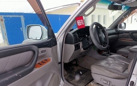 Toyota Land Cruiser 100 рестайлинг 2, 2006 год, 2 280 000 рублей, 7 фотография