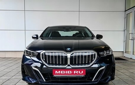 BMW 5 серия, 2024 год, 9 900 000 рублей, 3 фотография