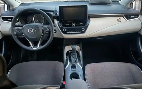 Toyota Corolla, 2021 год, 1 640 000 рублей, 5 фотография