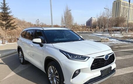 Toyota Highlander, 2022 год, 4 218 000 рублей, 19 фотография