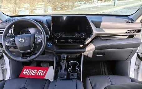 Toyota Highlander, 2022 год, 4 218 000 рублей, 16 фотография