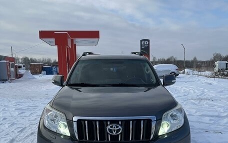 Toyota Land Cruiser Prado 150 рестайлинг 2, 2013 год, 3 140 000 рублей, 1 фотография