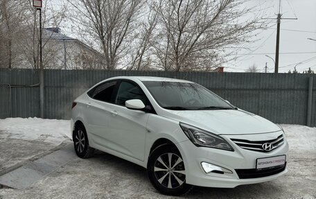 Hyundai Solaris II рестайлинг, 2015 год, 800 000 рублей, 3 фотография