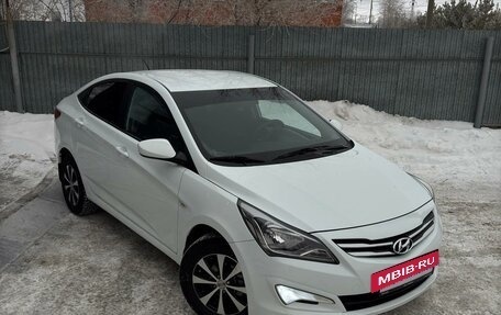 Hyundai Solaris II рестайлинг, 2015 год, 800 000 рублей, 2 фотография