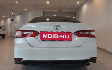 Toyota Camry, 2021 год, 3 370 000 рублей, 4 фотография