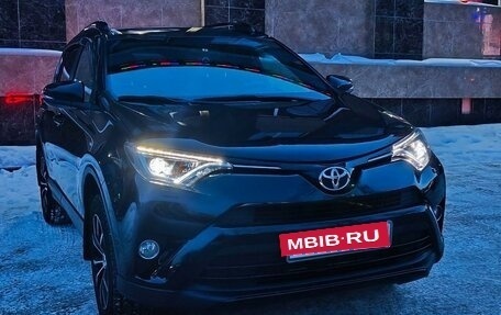 Toyota RAV4, 2018 год, 2 920 000 рублей, 5 фотография