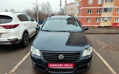 Volkswagen Passat B6, 2008 год, 725 000 рублей, 2 фотография