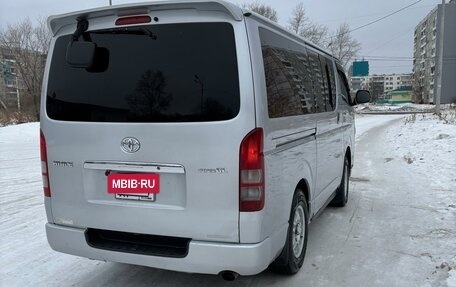 Toyota HiAce H200, 2005 год, 2 015 000 рублей, 4 фотография