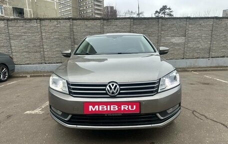 Volkswagen Passat B7, 2012 год, 1 127 000 рублей, 2 фотография