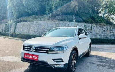 Volkswagen Tiguan II, 2021 год, 2 400 000 рублей, 1 фотография