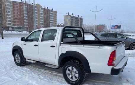 Toyota Hilux VII, 2011 год, 2 499 000 рублей, 3 фотография