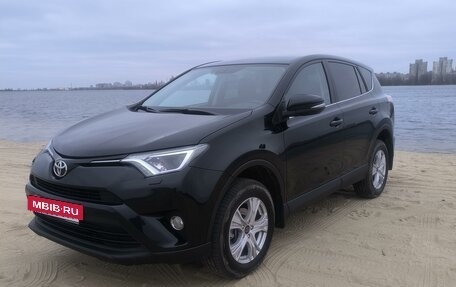 Toyota RAV4, 2018 год, 2 540 000 рублей, 4 фотография