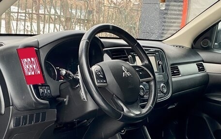 Mitsubishi Outlander III рестайлинг 3, 2014 год, 1 399 000 рублей, 17 фотография