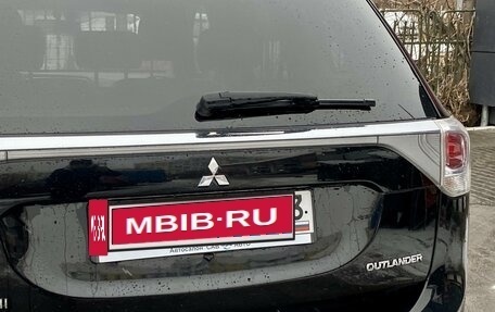 Mitsubishi Outlander III рестайлинг 3, 2014 год, 1 399 000 рублей, 13 фотография