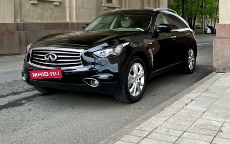 Infiniti QX70, 2013 год, 2 298 000 рублей, 3 фотография