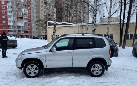 Chevrolet Niva I рестайлинг, 2011 год, 550 000 рублей, 4 фотография