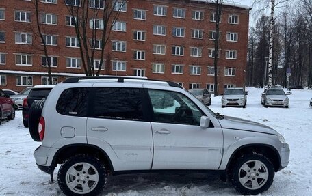 Chevrolet Niva I рестайлинг, 2011 год, 550 000 рублей, 8 фотография