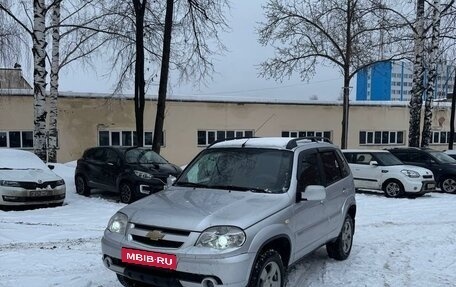 Chevrolet Niva I рестайлинг, 2011 год, 550 000 рублей, 3 фотография