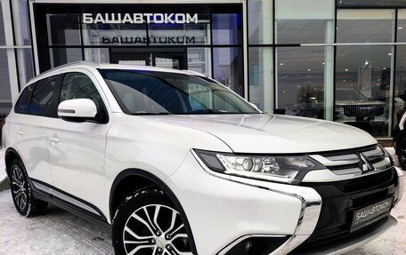 Mitsubishi Outlander III рестайлинг 3, 2018 год, 2 039 000 рублей, 3 фотография