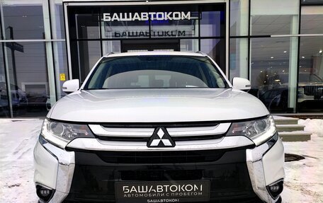 Mitsubishi Outlander III рестайлинг 3, 2018 год, 2 039 000 рублей, 2 фотография