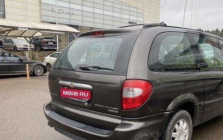 Chrysler Voyager IV, 2005 год, 2 100 000 рублей, 23 фотография