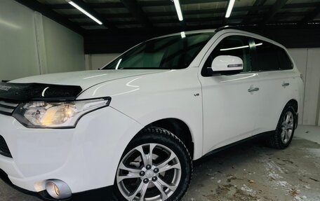 Mitsubishi Outlander III рестайлинг 3, 2014 год, 1 660 000 рублей, 2 фотография